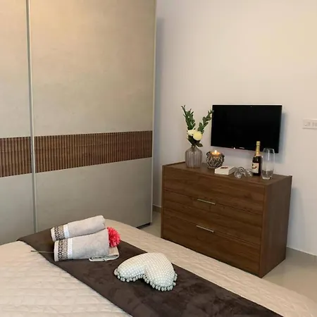 Lägenhet Fl 1 Ta'lonza Luxury With Hot Tub By Homely