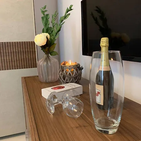 Fl 1 Ta'lonza Luxury With Hot Tub By Homely *