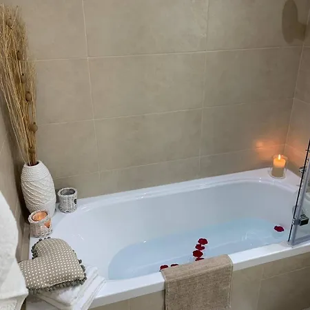 Fl 1 Ta'lonza Luxury With Hot Tub By Homely Lägenhet