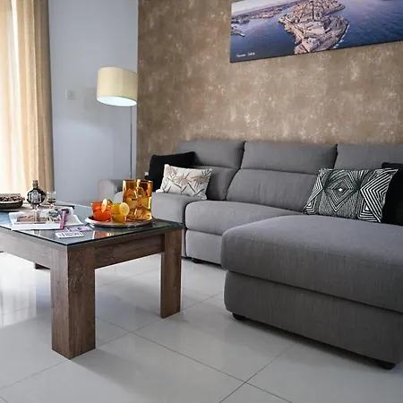 Fl 1 Ta'lonza Luxury With Hot Tub By Homely