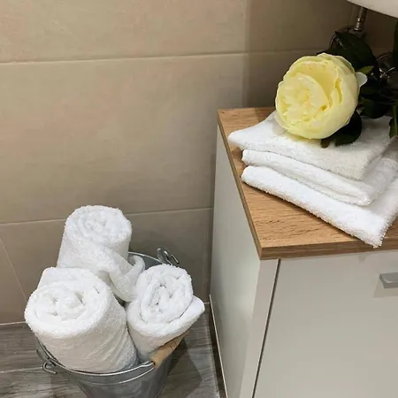 Fl 1 Ta'lonza Luxury With Hot Tub By Homely