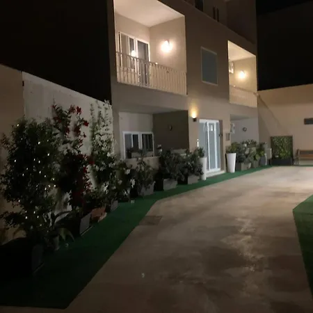 Fl 1 Ta'lonza Luxury With Hot Tub By Homely