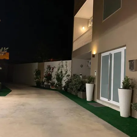 Fl 1 Ta'lonza Luxury With Hot Tub By Homely