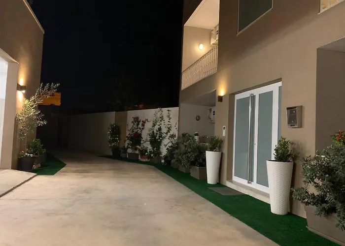 Fl 1 Ta'lonza Luxury With Hot Tub By Homely